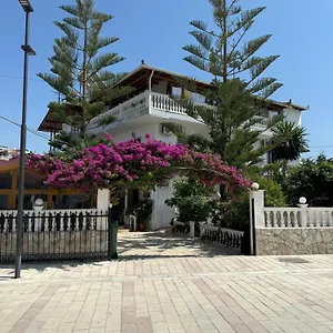 Apartment Garden Veli